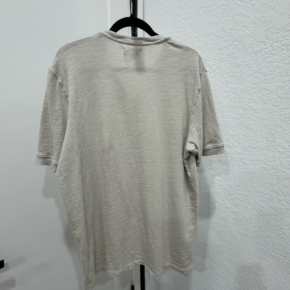 Velvet by Graham & Spencer Beige Henley Tee Shirt Mens XL Short Sleeve. - Picture 4 of 5